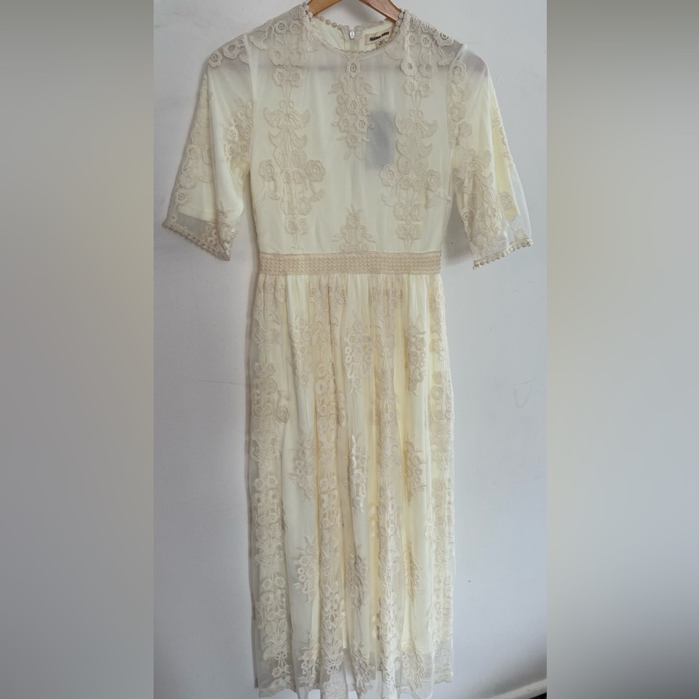 NWT Hidden Alley Ivory Lace Dress Size Small